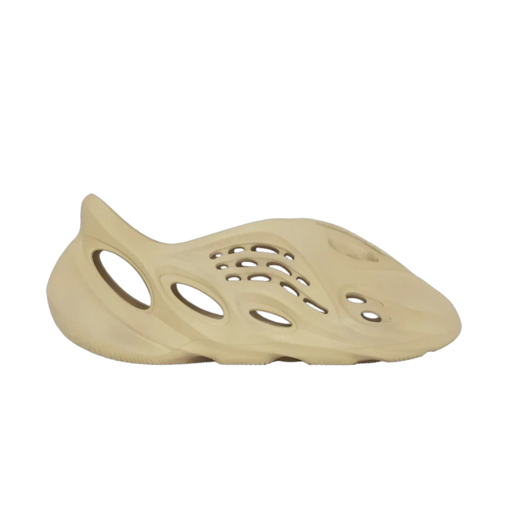 Adidas Yeezy vaht RNR kõrbes liivane